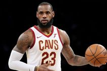 Cleveland Cavaliers Lebron James Brooklyn Nets Nba 2000 Points 10 Seasons