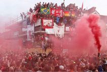 Police Warn Liverpool Fans Against Fireworks Ahead Manchester City Ucl Champions League