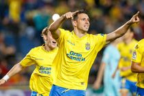 Barcelona Las Palmas Share Spoils