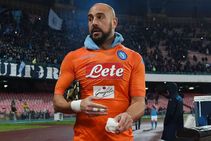 Ac Milan Want To Sign Pepe Reina From Napoli Mirabelli