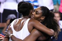 Serena Williams Loses To Venus At Indian Wells Wozniacki Survives Kerber