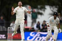 Bad Light Halts England S Pursuit Of Victory In Christchurch