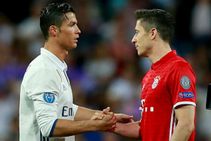 Heavyweights Ronaldo Lewandowski Go Head Head Champions Le