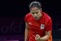 Cwg 2018 Aggressive Saina Clinches Women S Singles Gold Sindhu Settles For Silver