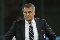 Fenerbahce Besiktas Abandoned Gunes Struck Object Crowd