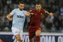 Lazio Roma 10 Man Hosts Earn Derby Della Capitale Draw