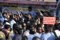 Ipl 2018 Rajinikanth Condemns Violence During Protests Csk