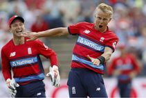 Ipl 2018 Kolkata Knight Riders Kkr Sign Tom Curran Mitchell Starc