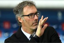Chelsea Hold Talks With Ex Psg Coach Laurent Blanc Replace Antonio Conte