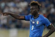 Mario Balotelli Banner Italy Striker Responds Instagram News