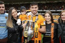 Portugal Star Ruben Neves Wants Wolves Stay
