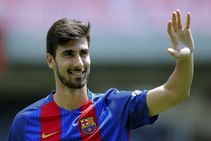 Gomes Eye Barca Exit As Valencia Regain Interest