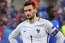 Deschamps Defends France Goalkeeper Lloris After Errors