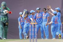 Dominant Indian Women Crush Pakistan 7 Wickets