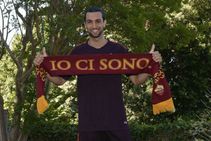 Paris Saint Germain Begin Player Sales With Pastore Berchich