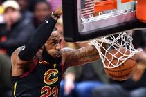Nba Finals 2018 Lebron James Alley Oop To Self Video Cavaliers Warriors Game 
