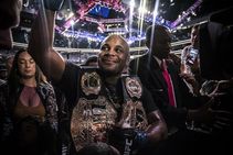 Ufc 226 Results Cormier Stops Miocic Creates History Las Vegas