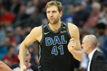 Nba Dirk Nowitzki Re Signs With Dallas Mavericks 21st Season