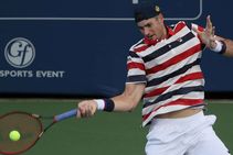 Atlanta Open Isner Advances Past Zverev