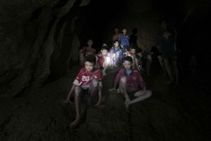 Young Footballers Rescued From Thai Cave Risky Operation