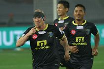 Fc Pune City Sign Isl Top Scorer Iain Hume Kerala Blasters Atk