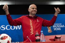 Fifa Cracks The Whip On Four Clubs Non Payment Players