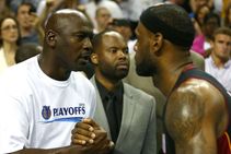 Donald Trump Lebron James Michael Jordan Responds Tweet U Bum Cavaliers Lakers Fake News Cnn Interview Don Lemon