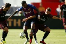 Ac Milan 1 Barcelona 0 Andre Silva Snatches Last Gasp Win