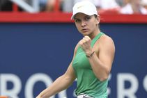 Rogers Cup Venus Hampered Knee Injury As Halep Reaches Quarters