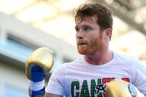 De La Hoya I Want See Canelo Get Beaten Up