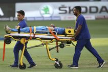 India Vs Pakistan Hardik Pandya Suffers Back Injury Stretchered Off Field