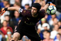 Cardiff City Arsenal Unai Emery Defends Petr Cech Mistakes