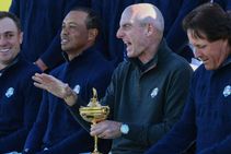 Ryder Cup Diary Usa Bubba Watson Glove Jim Furyk Trophy Phil Mickelson Video Twitter
