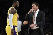 Nba Walton Frustrated Lakers Slow Start
