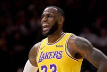 Watch Arnold Schwarzenegger Backs Lebron James Los Angeles Lakers