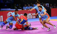 Pkl 2018 Bengal Warriors Up Yoddha Play Thrilling Tie
