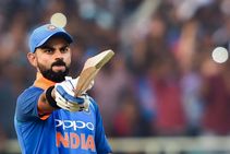 Virat Kohli Beats Tendulkar Becoming Fastest 10 000 Twitterati Salute King Kohli