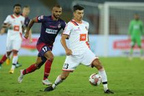 Isl Atk Goa Share The Spoils Tense Battle