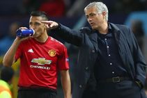 Sanchez Doesnt Want To Leave Manchester United Mourinho