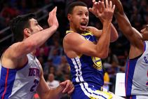 Nba Warriors Fall Pistons Currys Return