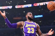 Lebron James La Lakers Raptors 76ers Nba