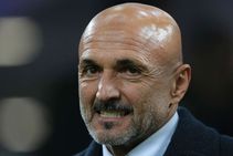 Inter 1 Napoli 0 Martinez Snatches Late Victory Serie A Report