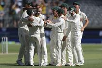 India Vs Australia 2nd Test Day 4 Lyon Hazlewood Crack India