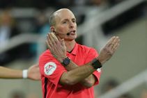 We Need Var Right Now Rafael Benitez Mike Dean Decisions Premier League Wolves Newcastle