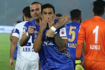 Isl Mumbai Floor Delhi With Second Half Blitz