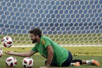 Liverpool Star Tips Man City As Favourites Alisson