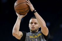 Nba News Warriors Stephen Curry Becomes First Player Ever To Hit 8 3 Pointers In Three Straight Games
