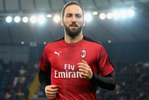 Gonzalo Higuain Chelsea Latest Maurizio Sarri Rules Out Tottenham Debut Efl Cup