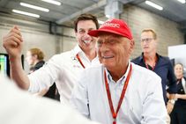 Former F1 Champion Niki Lauda Continues His Recovery Hospita