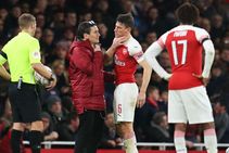 Arsenal Boss Emery Fears Koscielny Jaw Break In Man Utd Loss